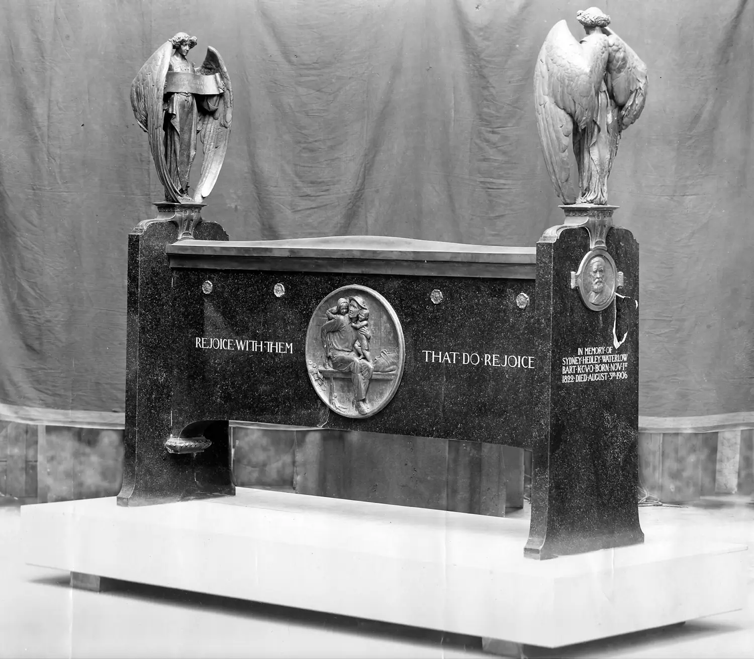 Sydney Waterlow Gravestone